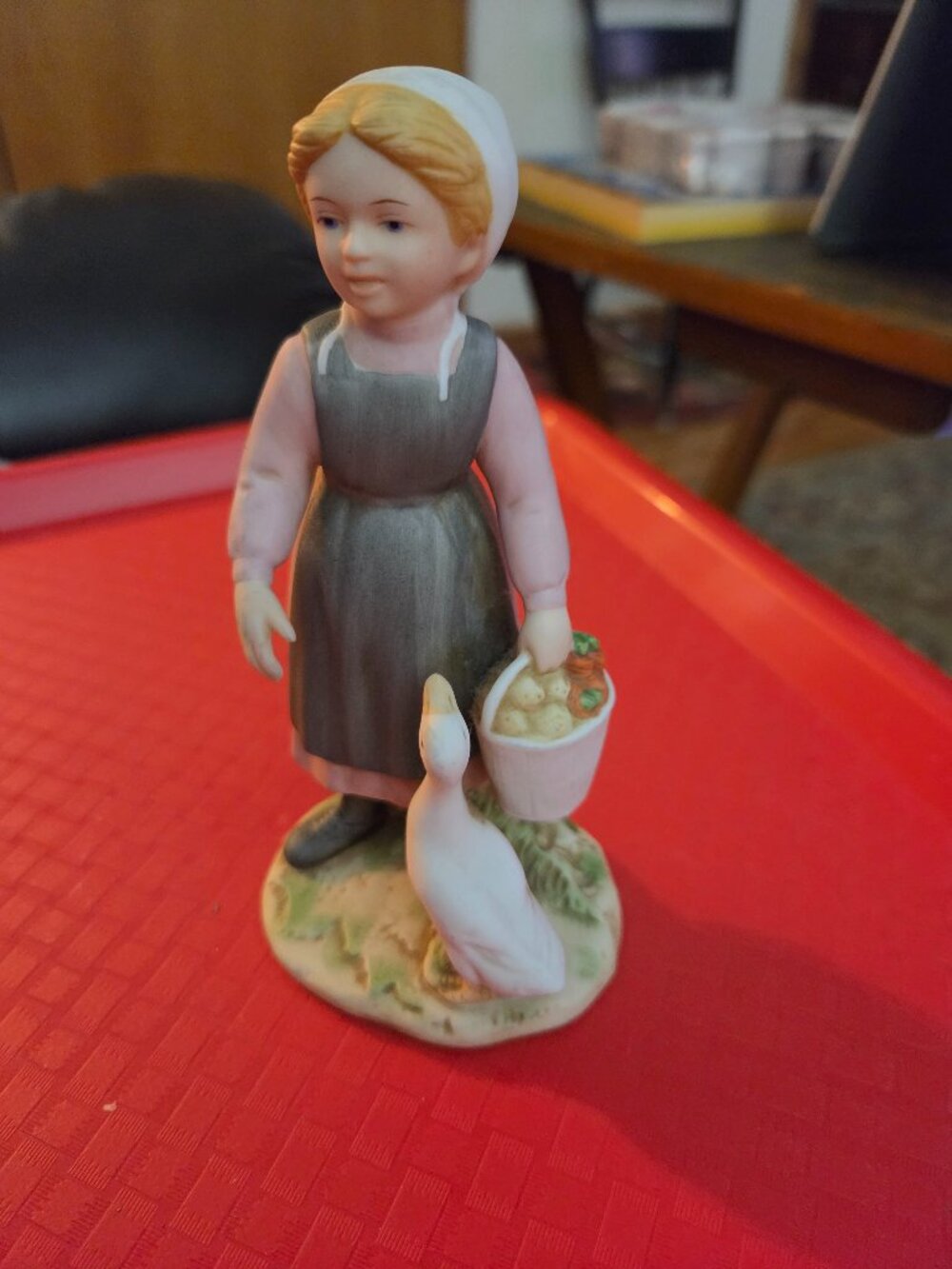 vintage homco Amish farm girl porcelain figurine